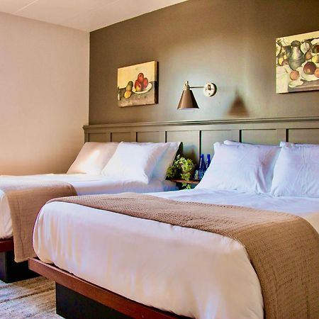 Meeting House Boutique Hotel Фолс Чърч Екстериор снимка